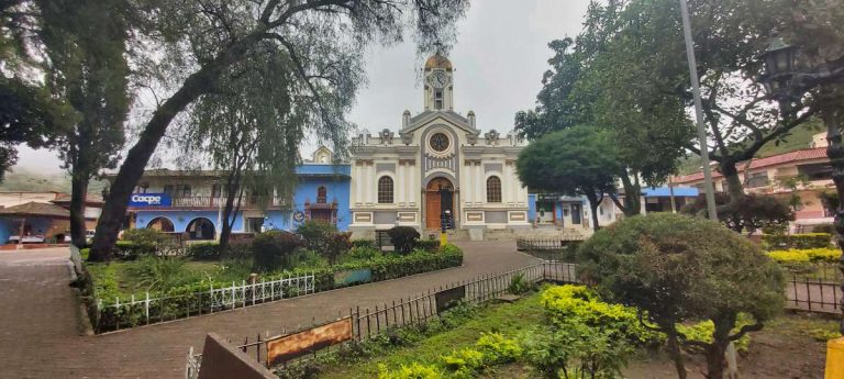 cento town square vilcabamba